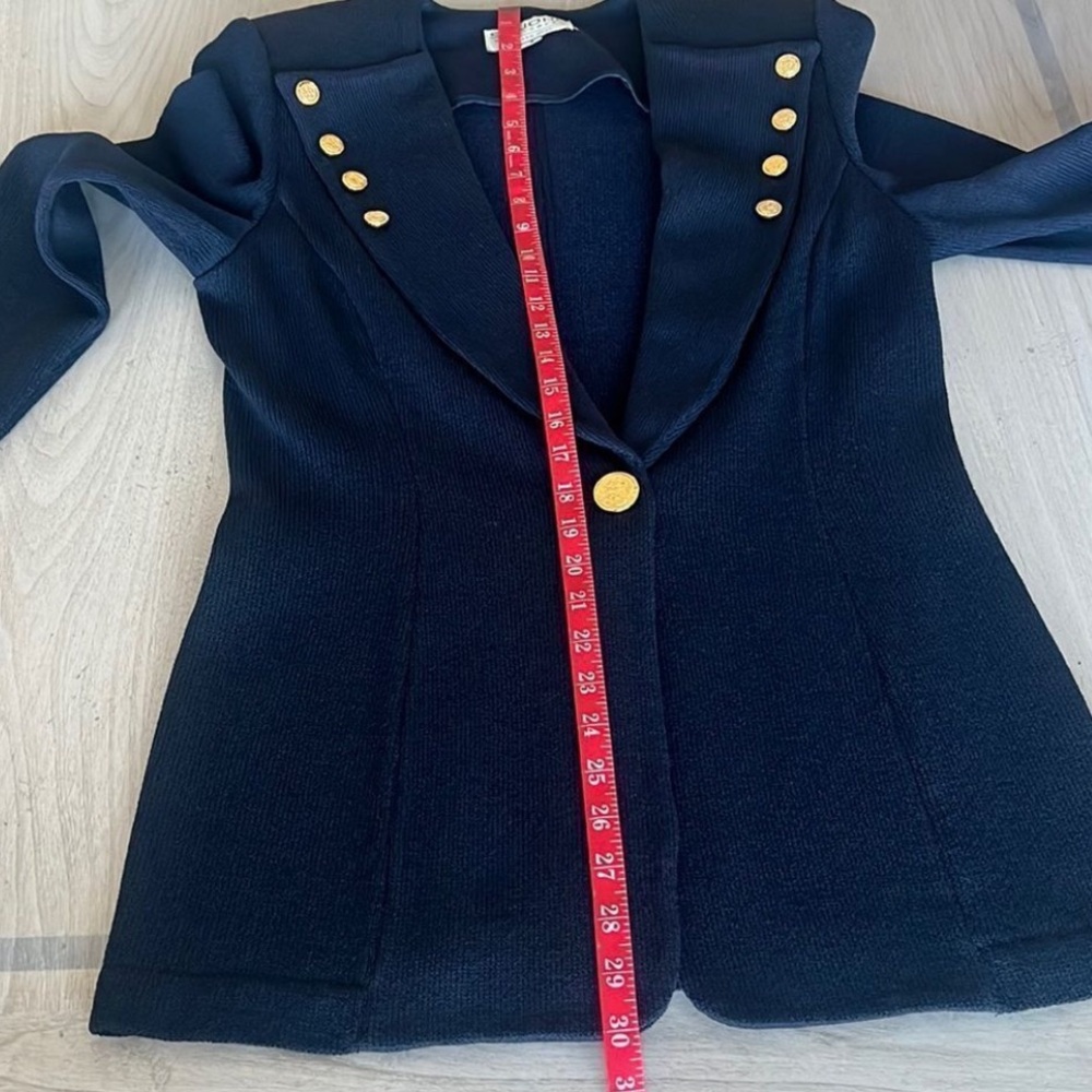 St. John Elegant Women's Navy Skirt Set with Gold Buttons - Picture 6 of 8